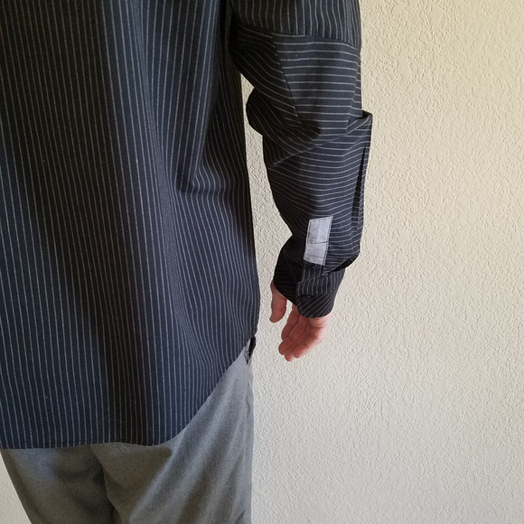 OAKLEY MEN BUTTON DOWN BLACK PINSTRIPE SHIRT LARGE - Picture 5 of 6